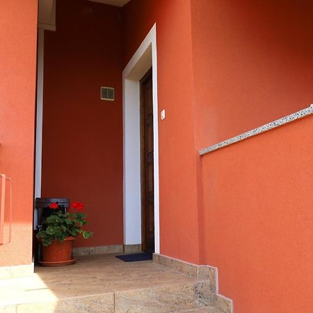 Apartment Zita With 1 Bedroom In Relaxing Surroundings Near Umag Exterior foto