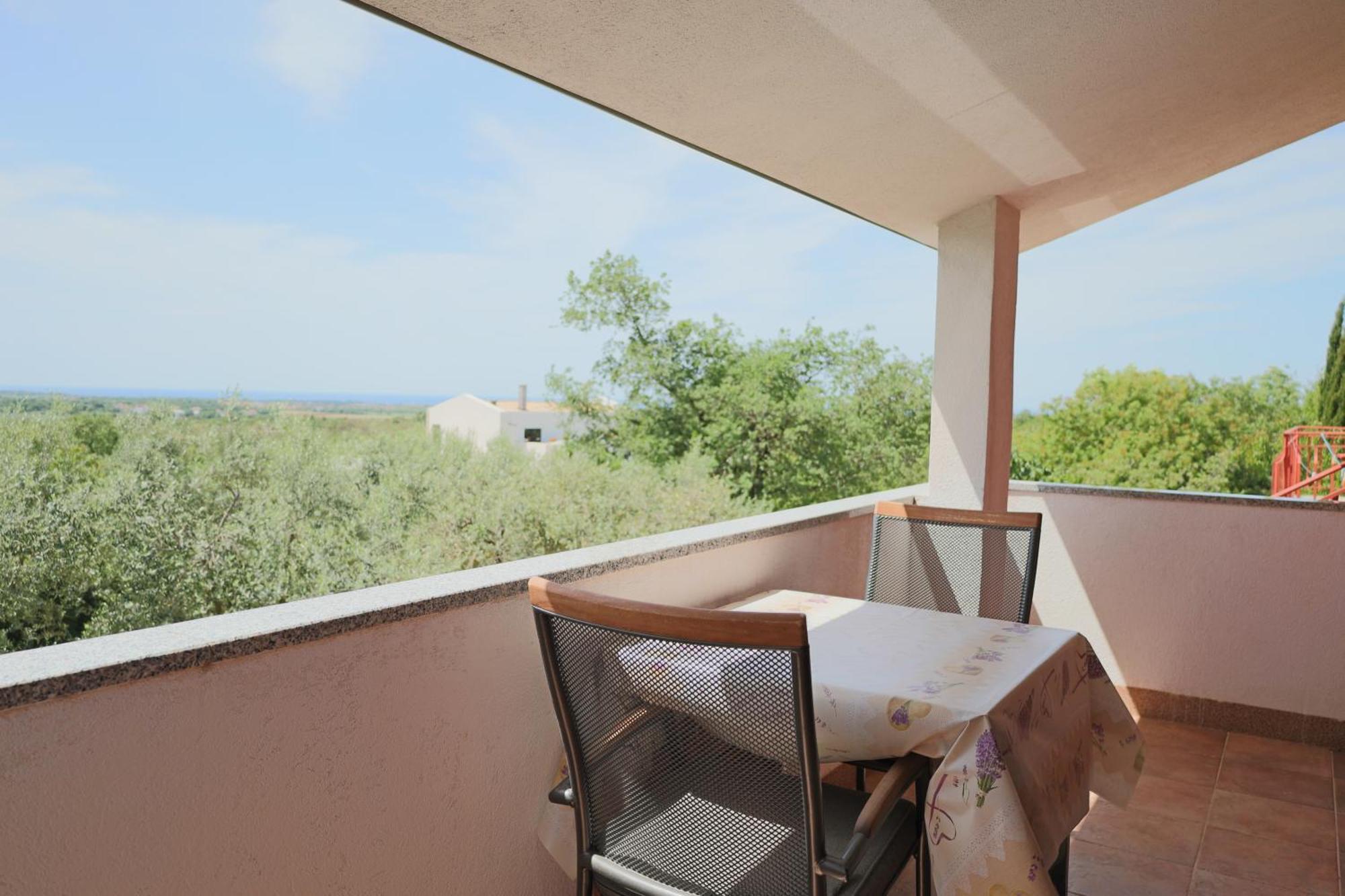 Apartment Zita With 1 Bedroom In Relaxing Surroundings Near Umag Exterior foto